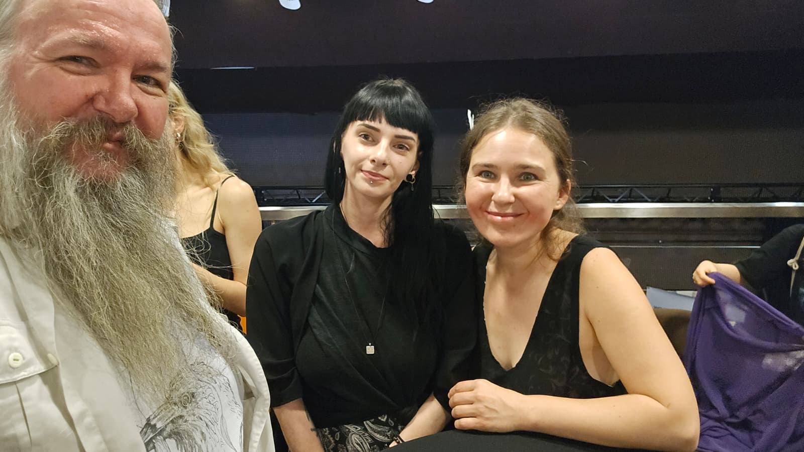Anastazja z Mariupola z przyjaciółmi po gali wręczenia stypendiów Marszałka Województwa Kujawsko-Pomorskiego w KPCK w Bydgoszczy.